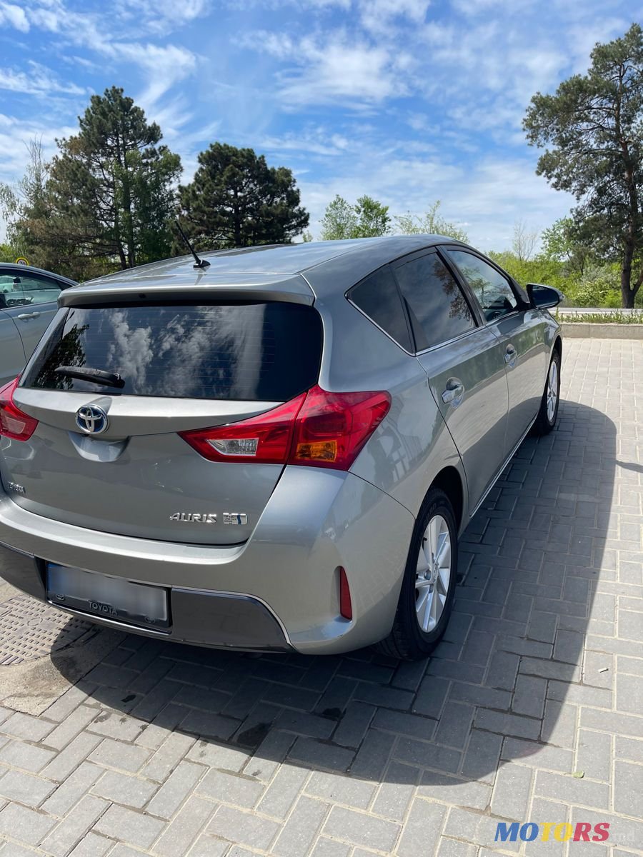 2013' Toyota Auris photo #4