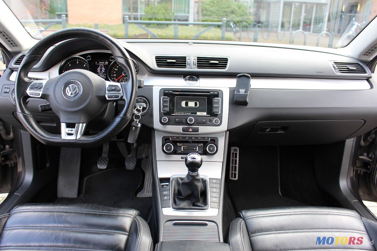 2011' Volkswagen Passat CC R-Line 2.0 TDI 170 photo #2