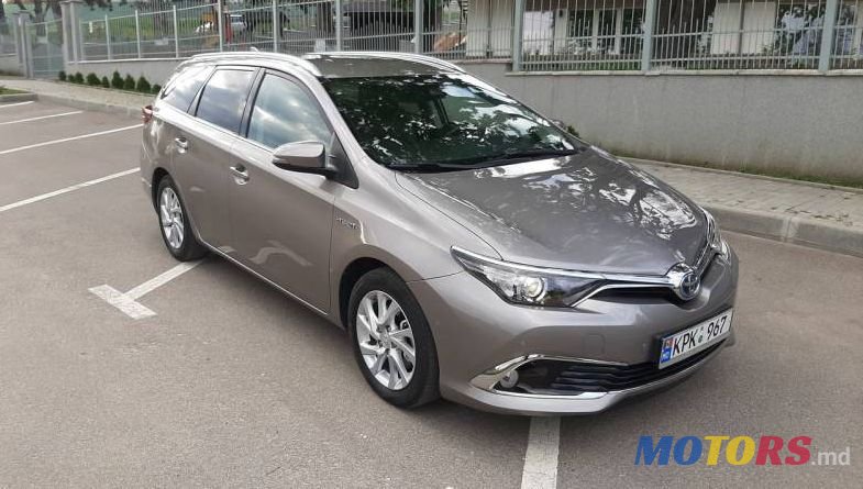 2015' Toyota Auris photo #5