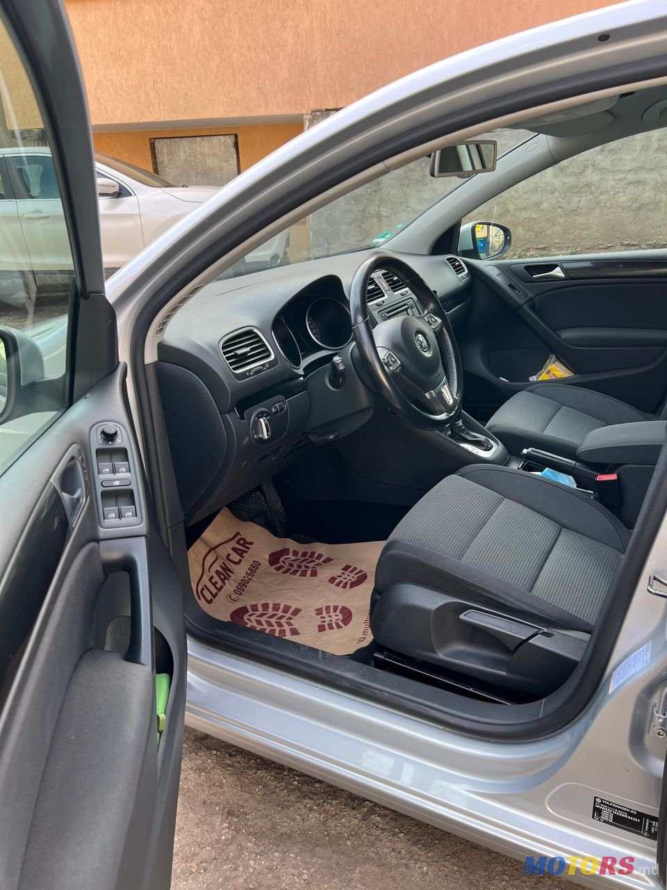 2009' Volkswagen Golf photo #6