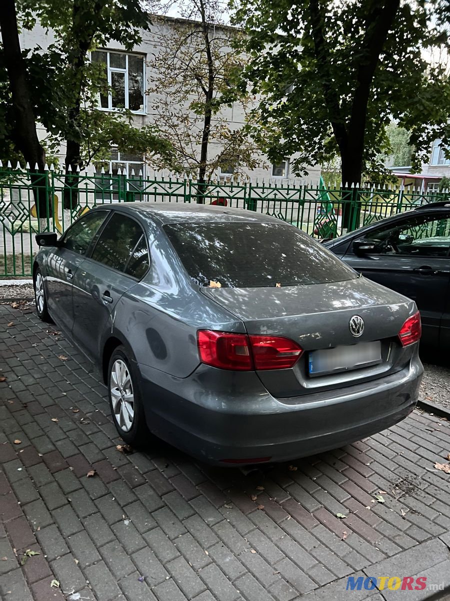 2011' Volkswagen Jetta photo #6