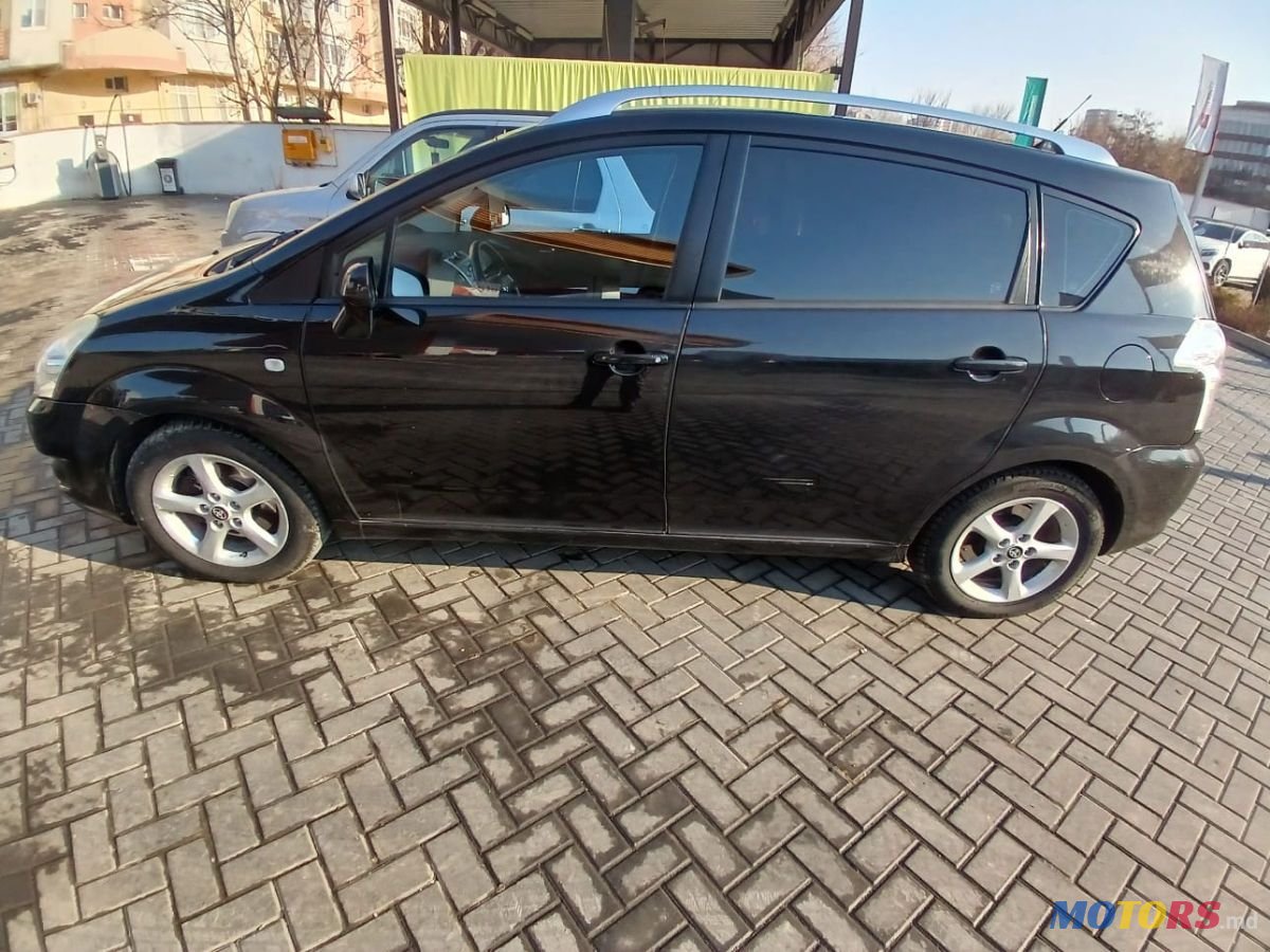 2008' Toyota Corolla Verso photo #2