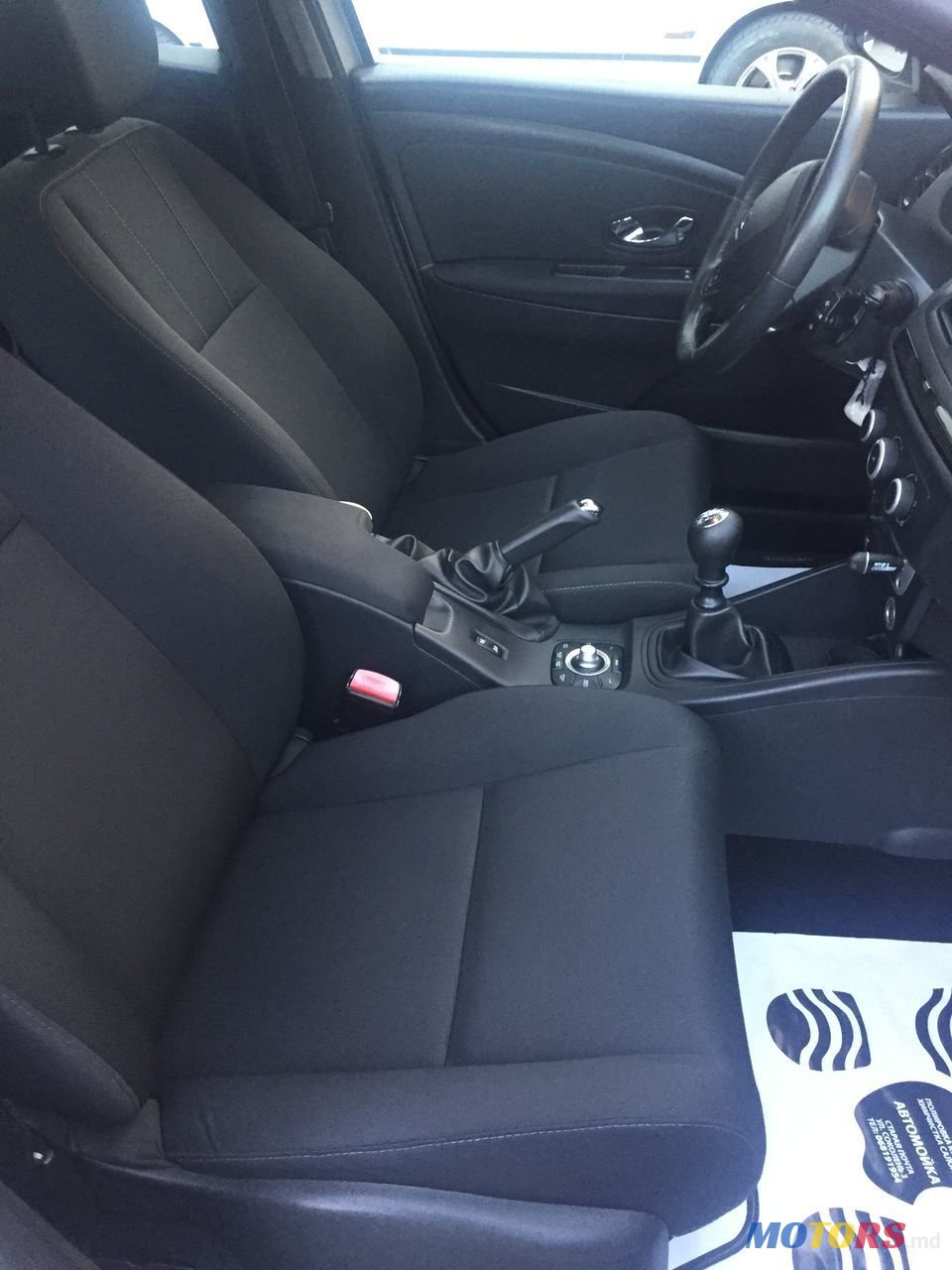 2012' Renault Megane photo #3