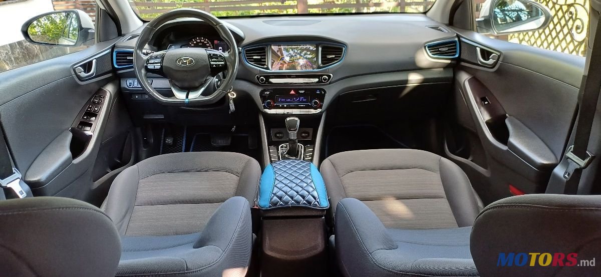 2019' Hyundai Ioniq photo #5