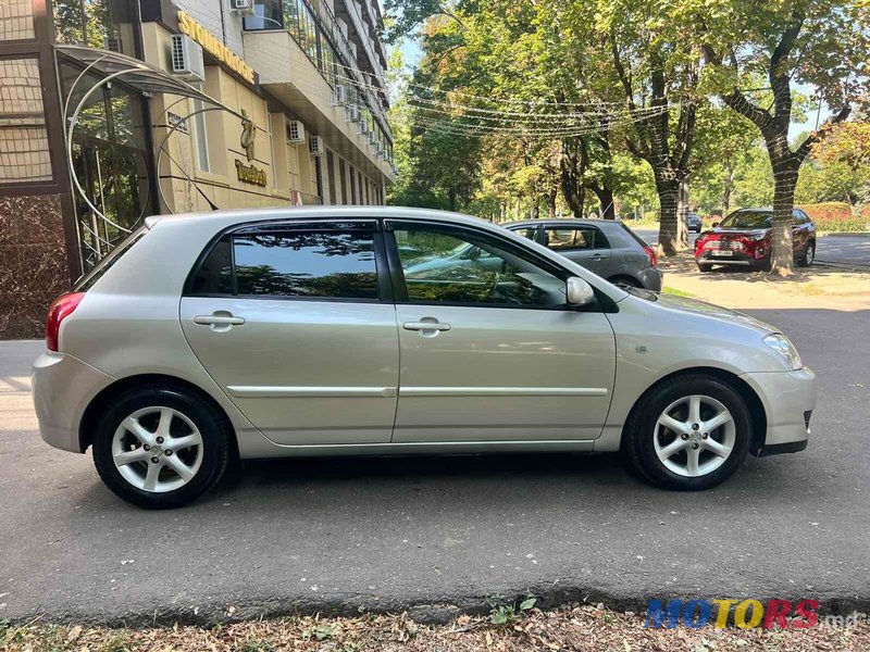 2005' Toyota Corolla photo #2