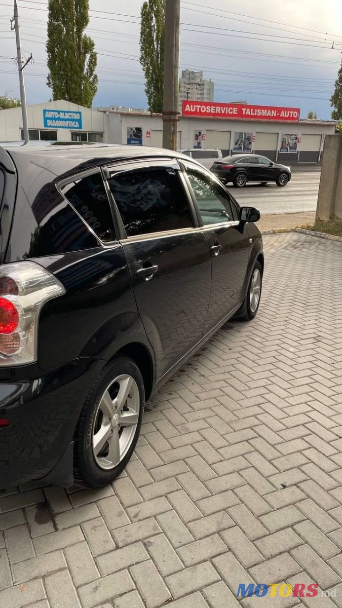 2006' Toyota Corolla Verso photo #3