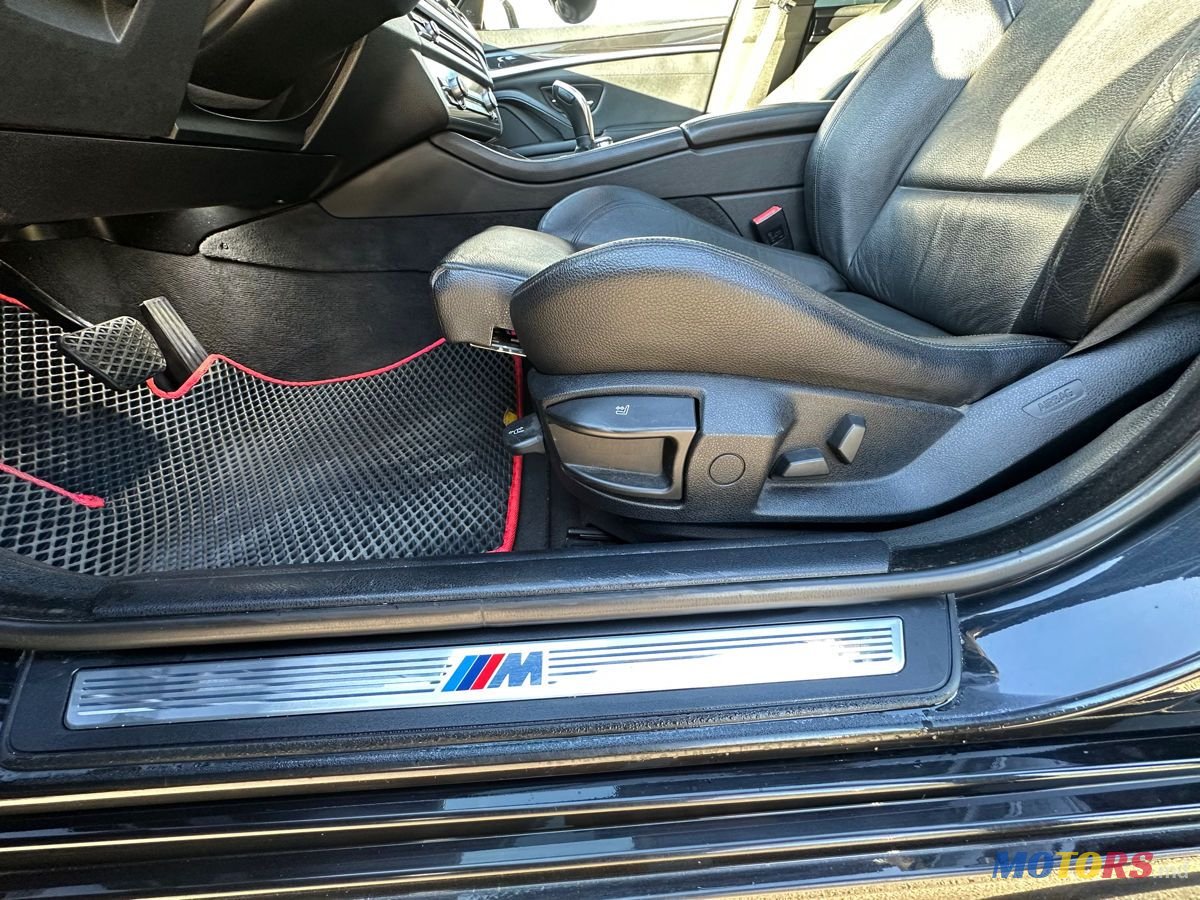 2012' BMW 5 Series photo #4