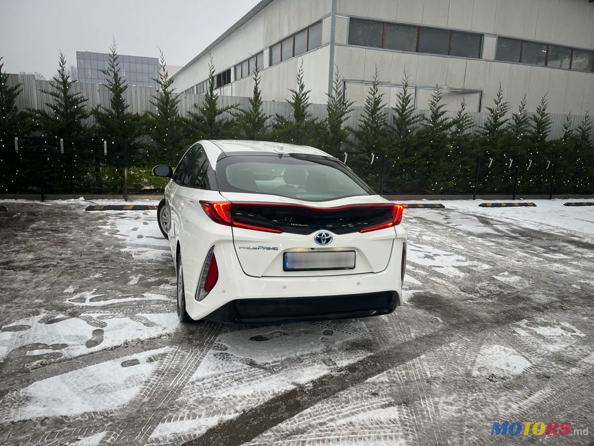2017' Toyota Prius Prime photo #3