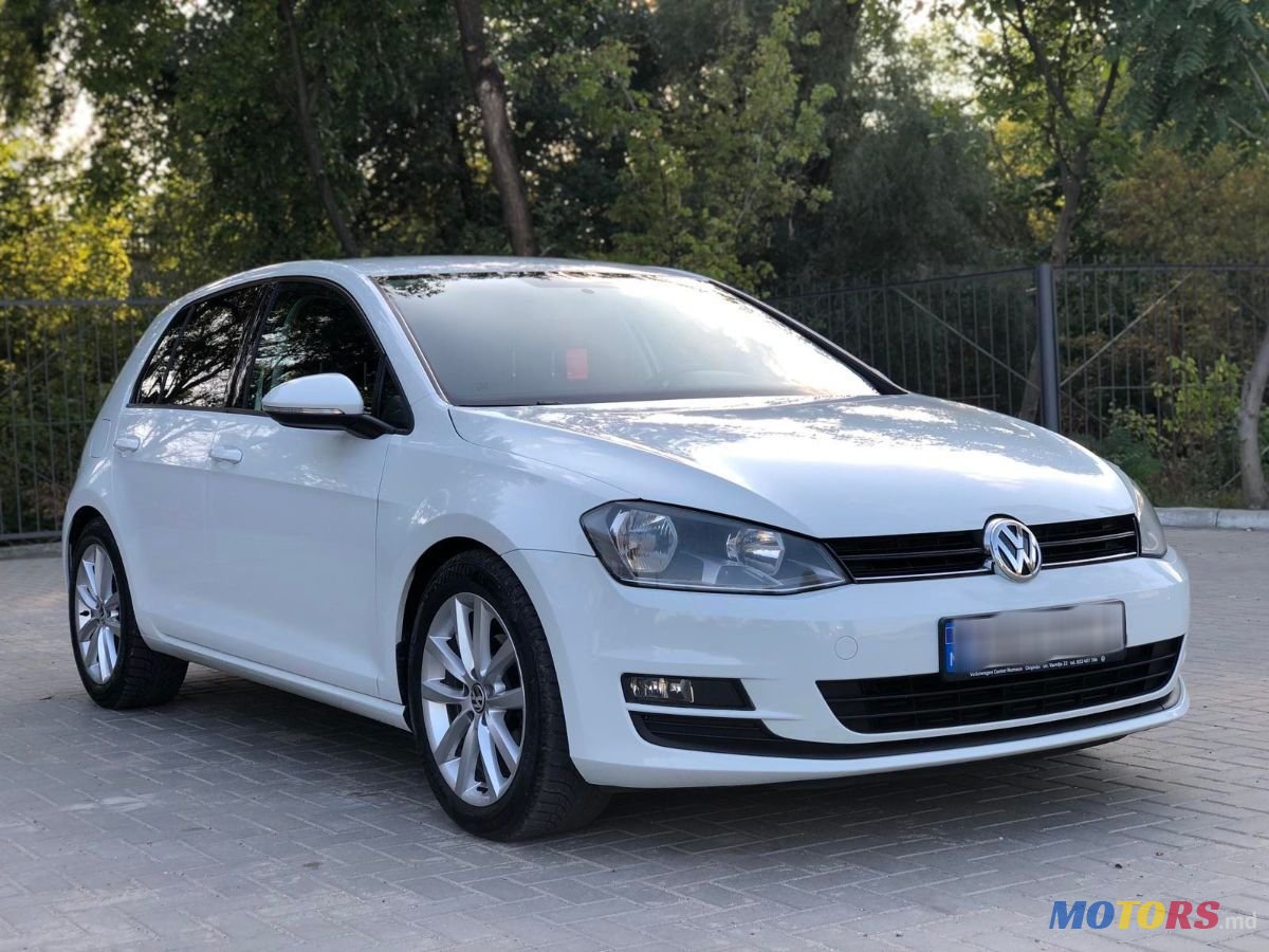 2016' Volkswagen Golf photo #1
