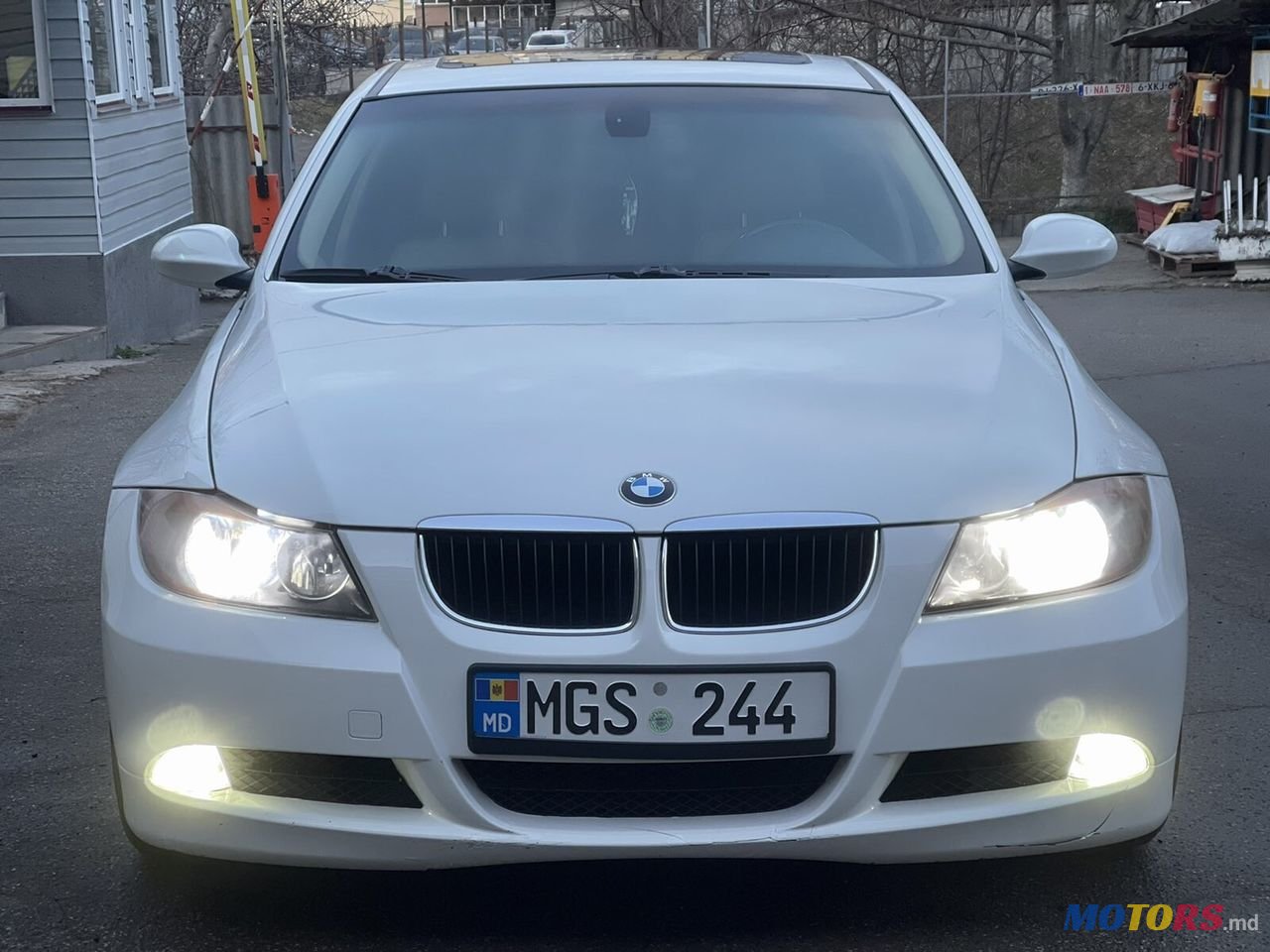 2007' BMW 3 Series photo #1