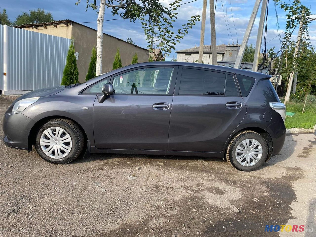 2009' Toyota Verso photo #5