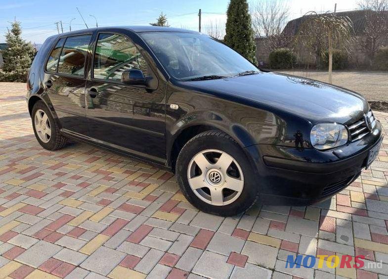 2001' Volkswagen Golf photo #1
