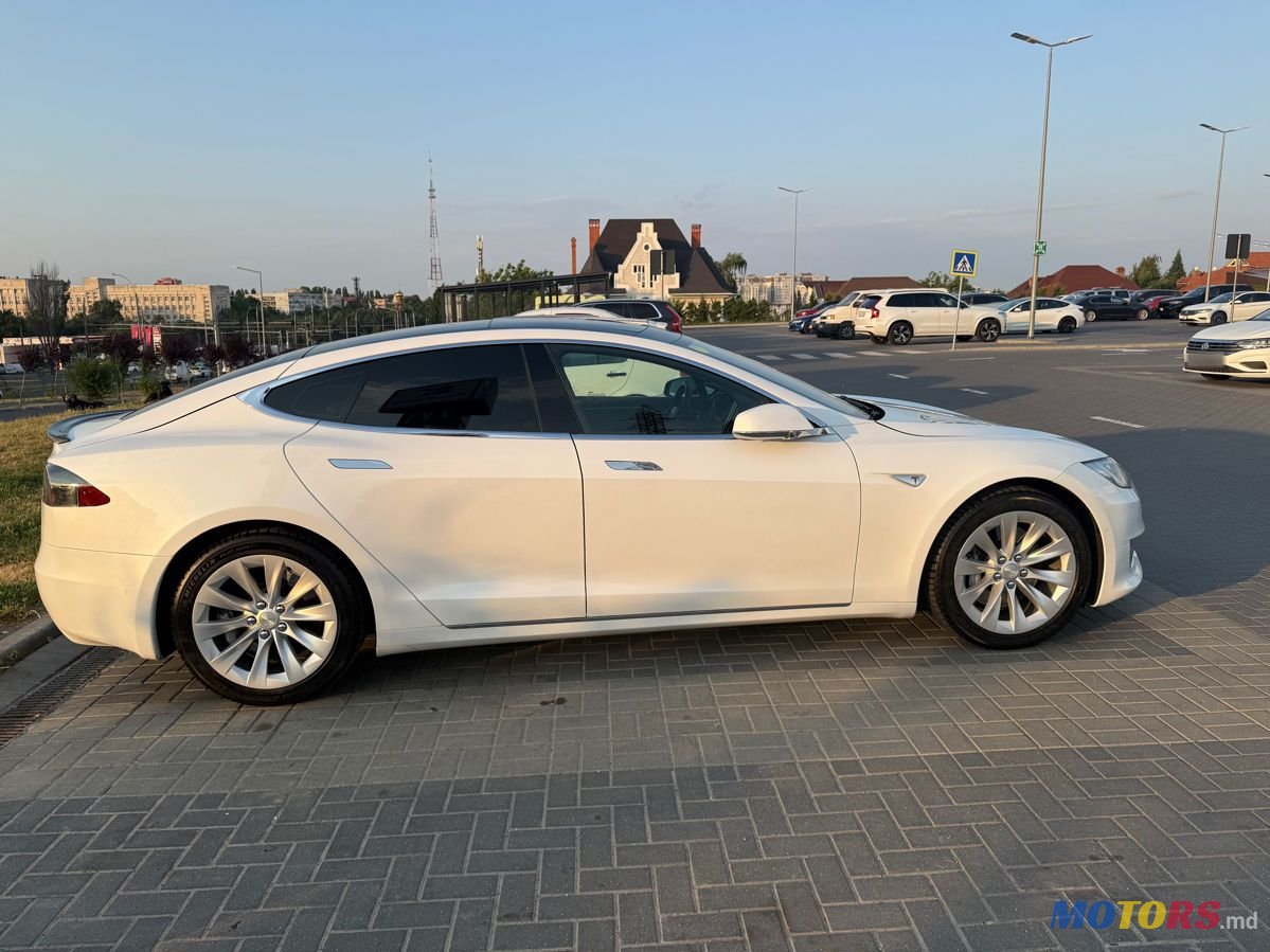 2016' Tesla Model S photo #2