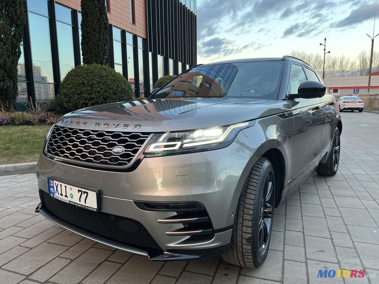 2018' Land Rover Range Rover Velar photo #2