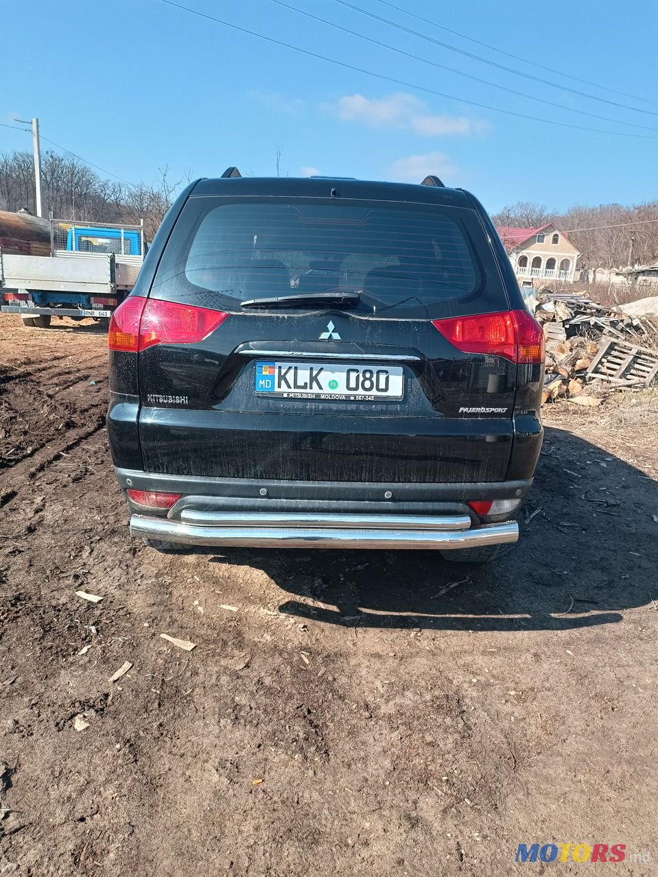 2011' Mitsubishi Pajero Sport photo #1
