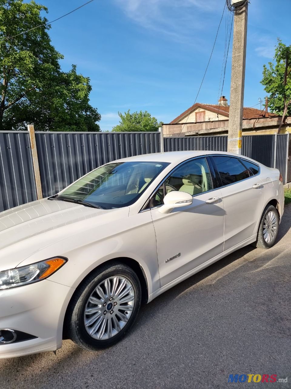 2013' Ford Fusion photo #2