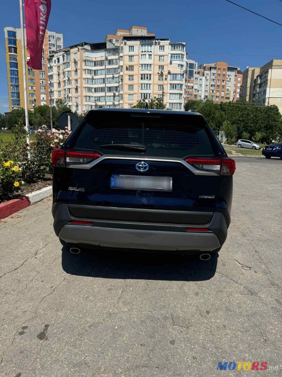 2020' Toyota RAV4 photo #2