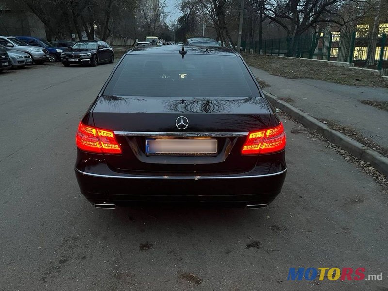 2011' Mercedes-Benz E-Class photo #4