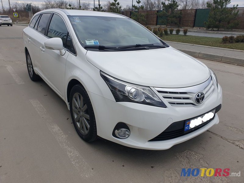 2014' Toyota Avensis photo #3