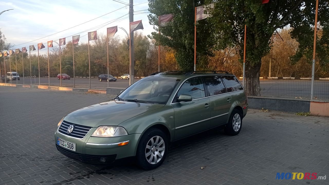 2003' Volkswagen Passat photo #1