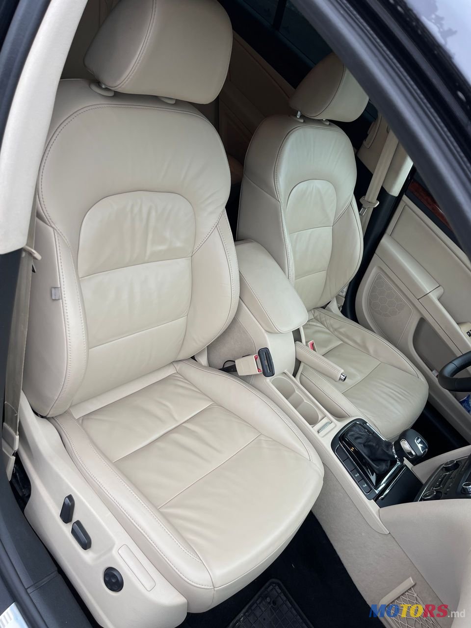 2010' Skoda Superb photo #6