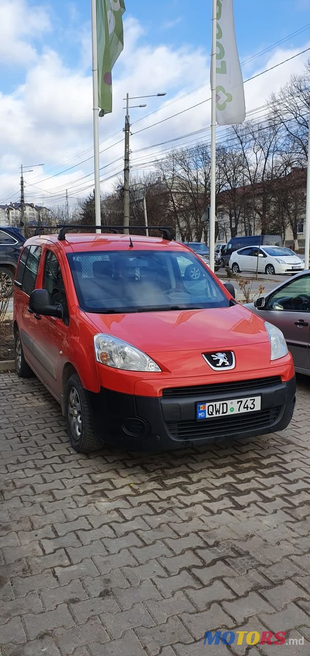 2011' Peugeot Partner photo #1