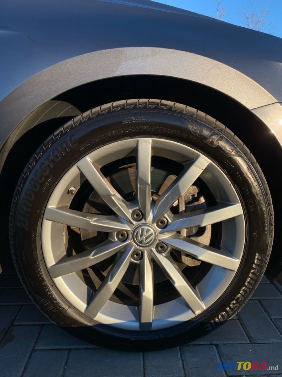 2017' Volkswagen Passat photo #6