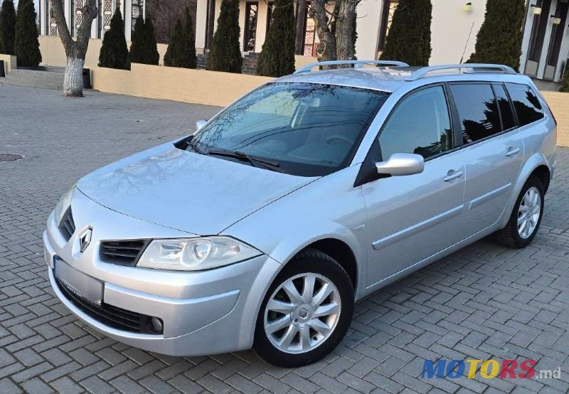 2008' Renault Megane photo #2