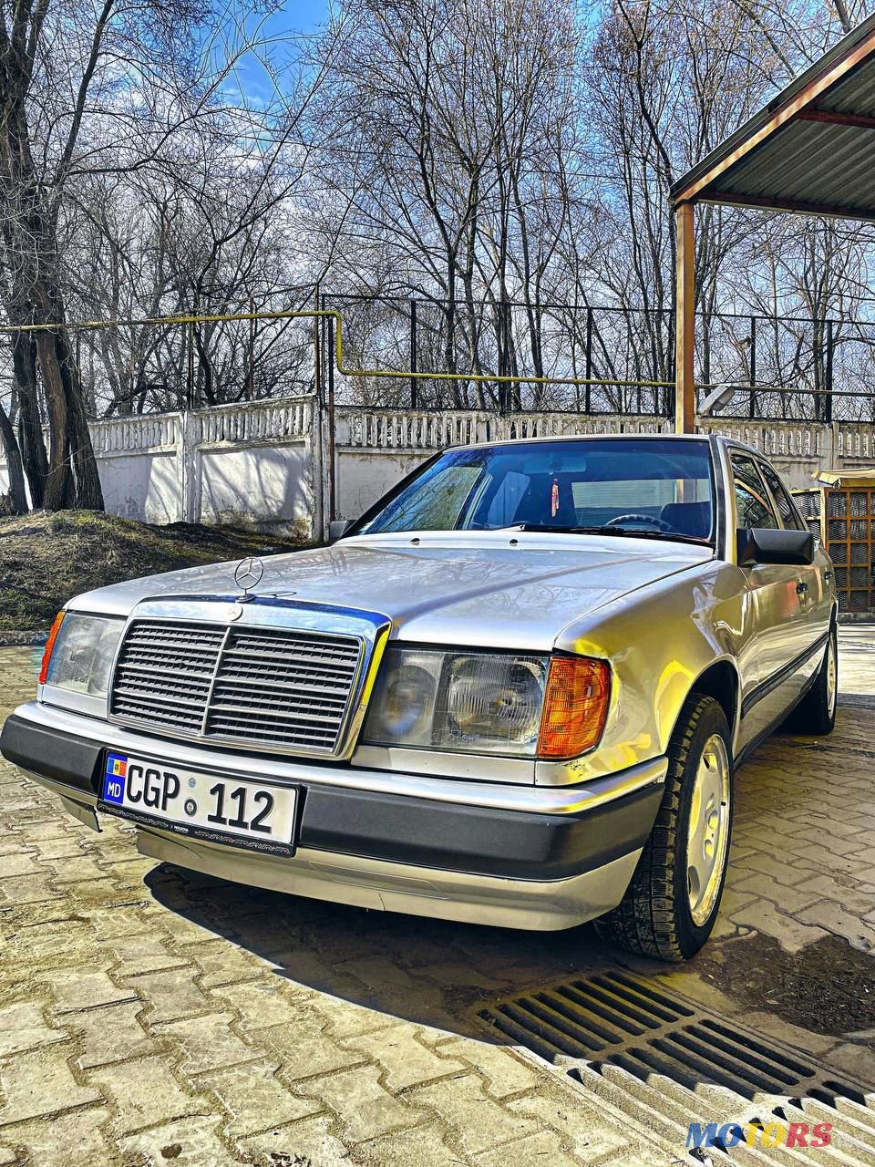 1989' Mercedes-Benz W124 photo #2