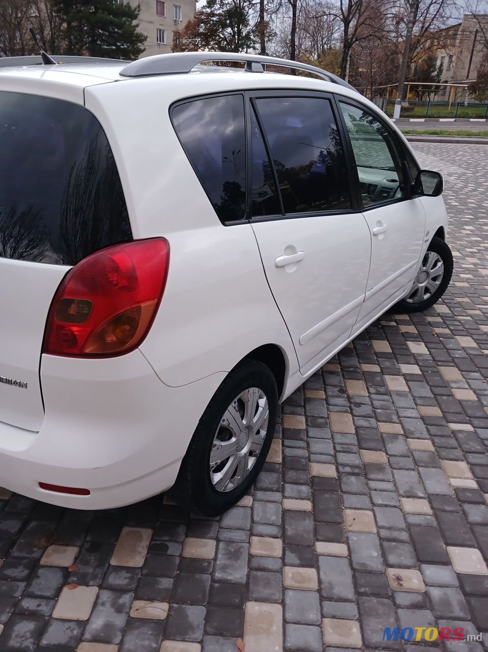 2003' Toyota Corolla Verso photo #3