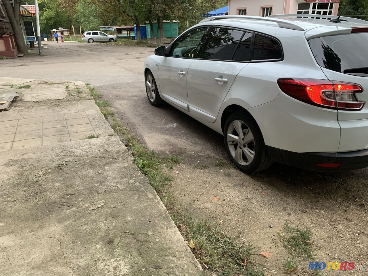 2012' Renault Megane photo #2