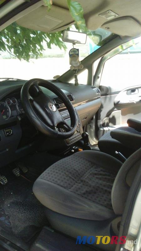 2001' Volkswagen Sharan photo #3