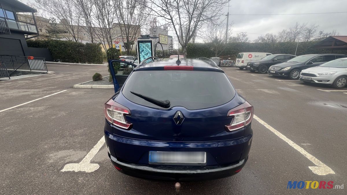 2010' Renault Megane photo #2