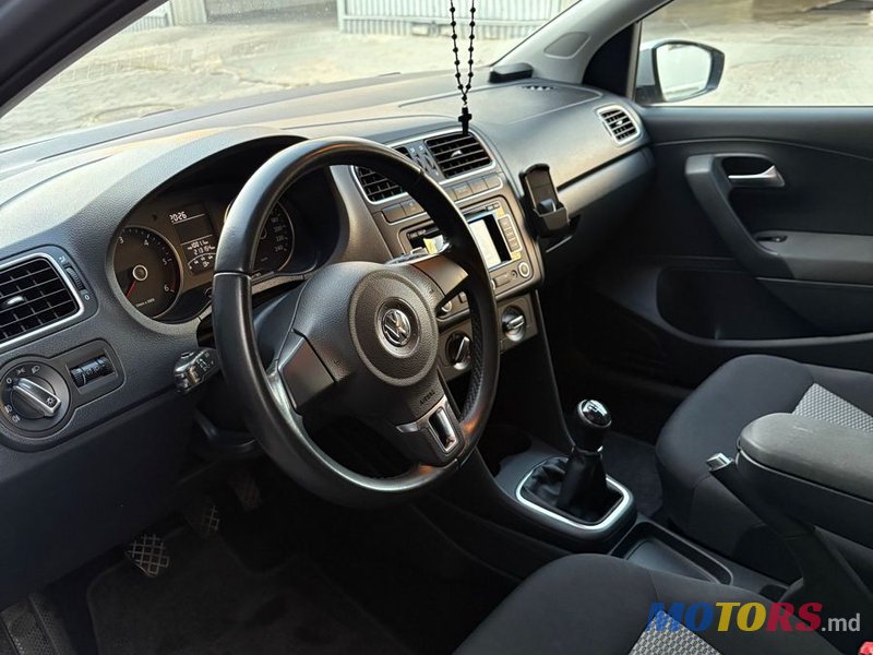 2014' Volkswagen Polo photo #3