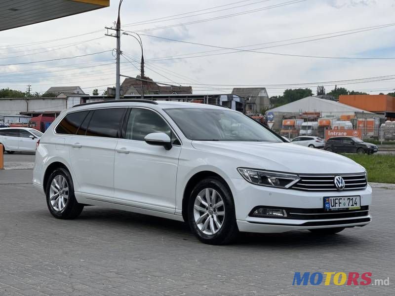 2015' Volkswagen Passat photo #1