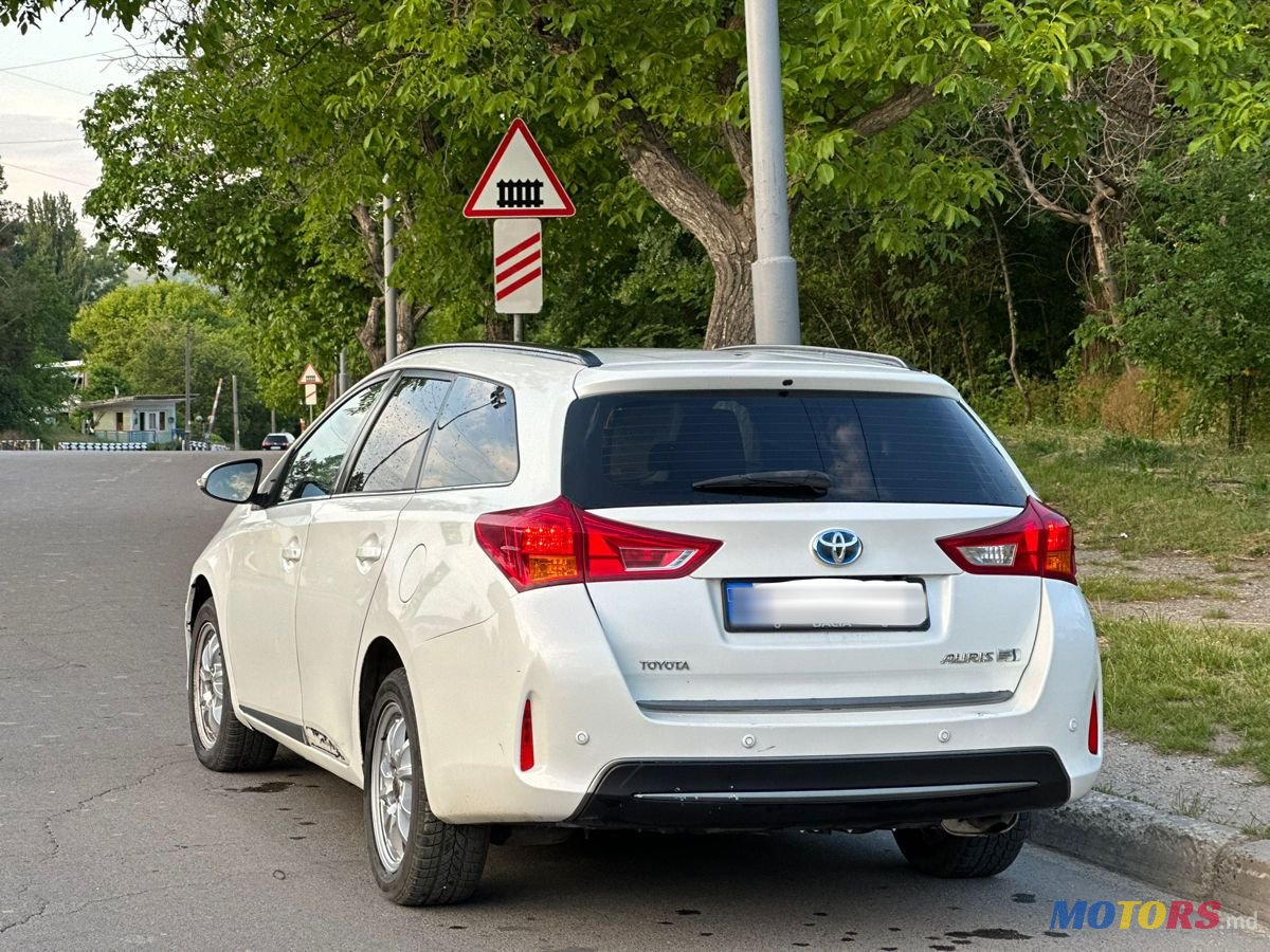 2014' Toyota Auris photo #4
