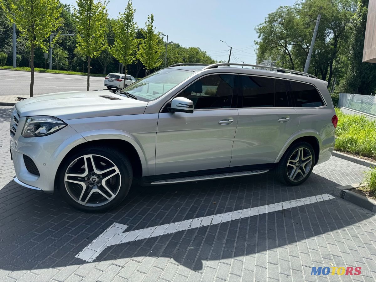 2018' Mercedes-Benz Gls-Class photo #2