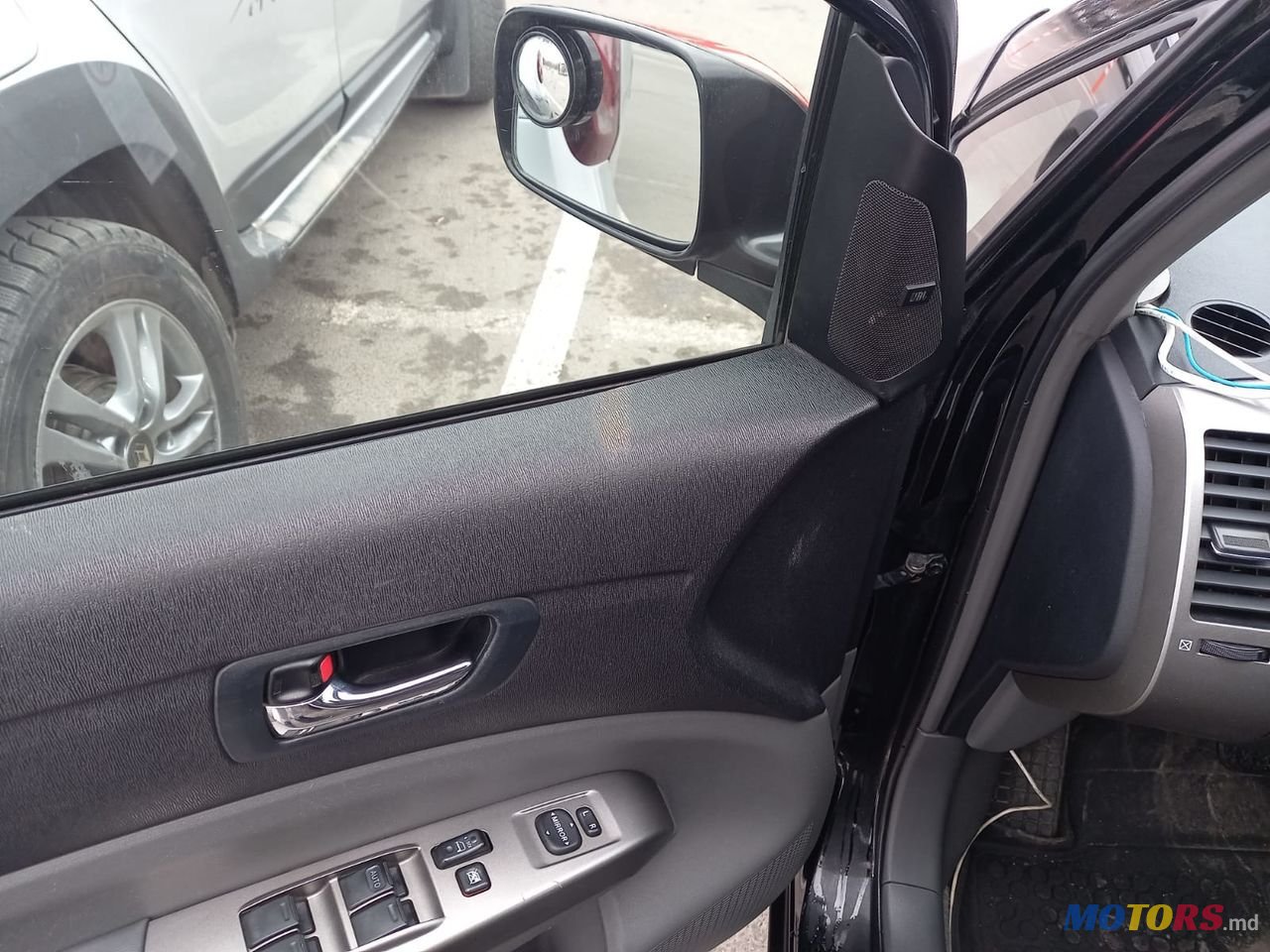 2008' Toyota Prius photo #2