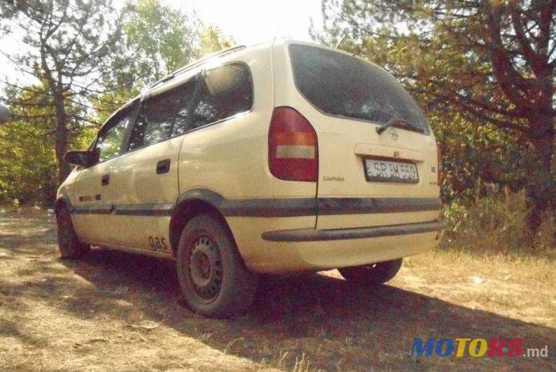 2002' Opel Zafira photo #2