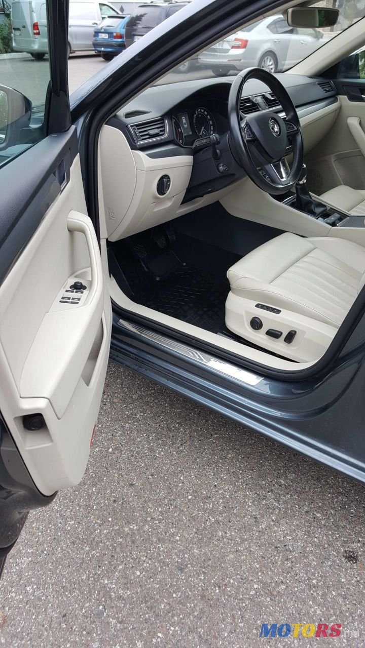 2016' Skoda Superb photo #5