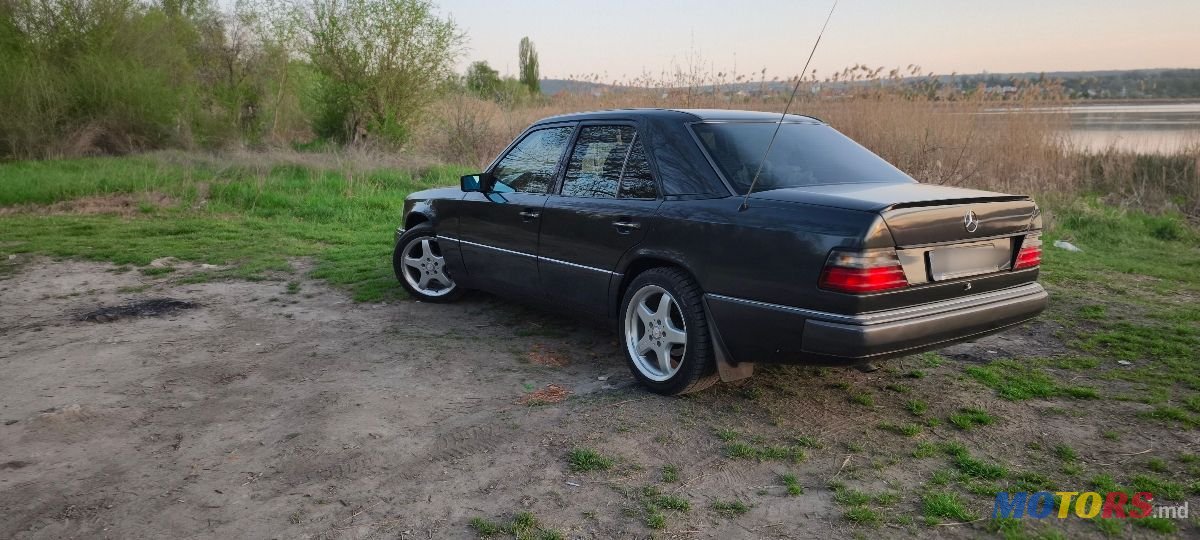 1993' Mercedes-Benz E-Class photo #5