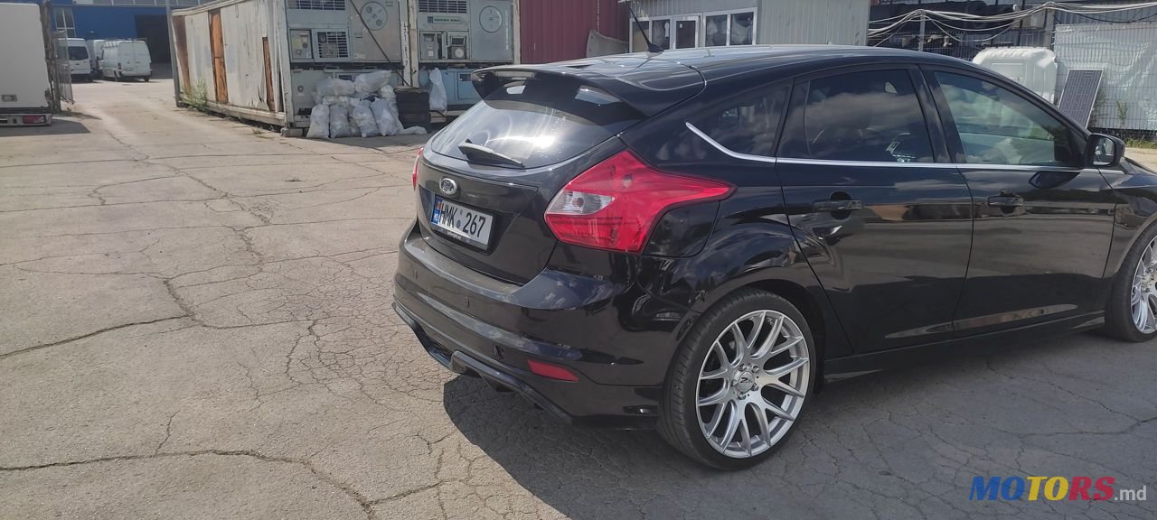 2012' Ford Focus photo #2