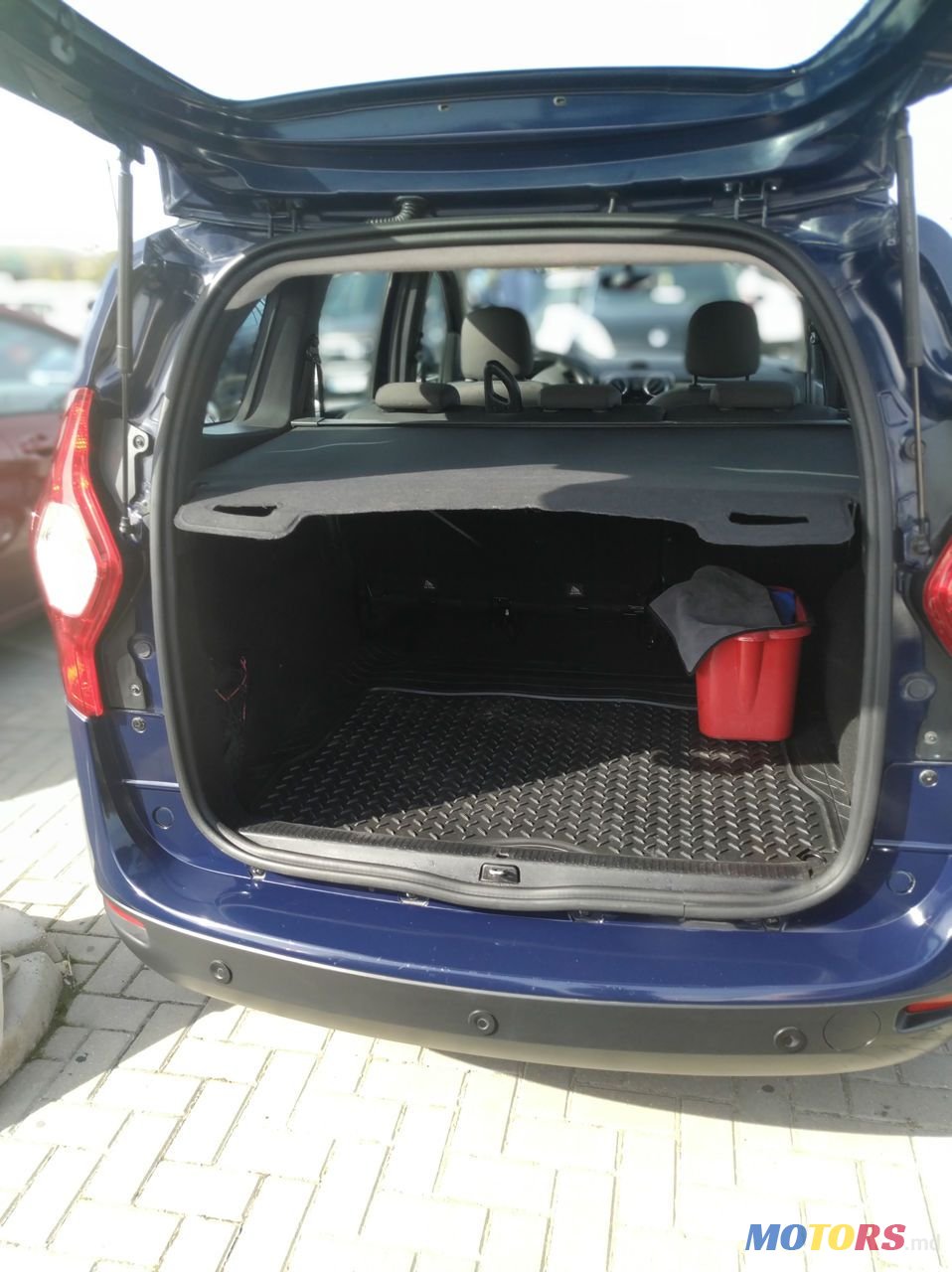 2012' Dacia Lodgy photo #5