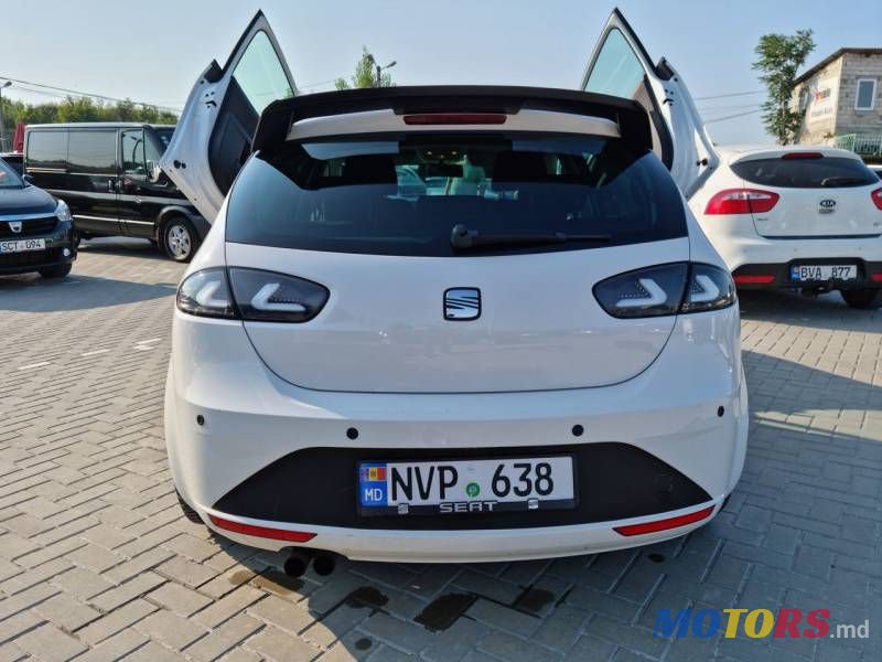 2012' SEAT Leon photo #2