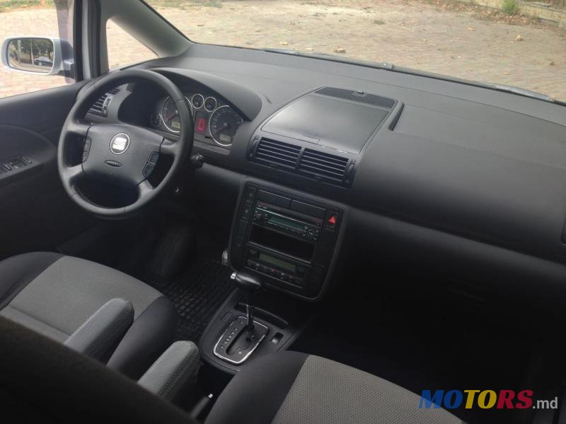 2008' SEAT Alhambra photo #4