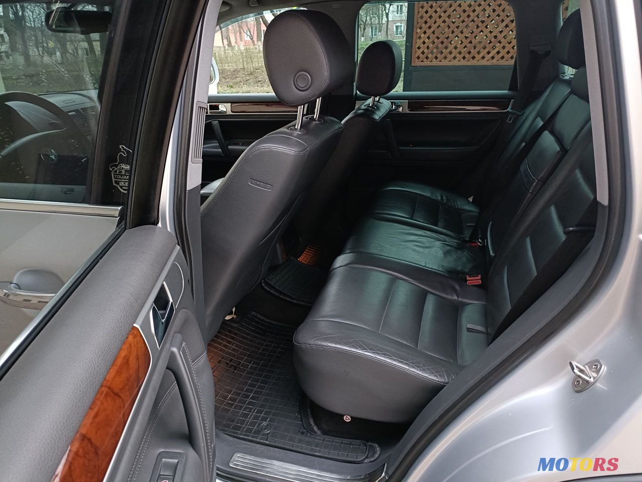 2008' Volkswagen Touareg photo #4