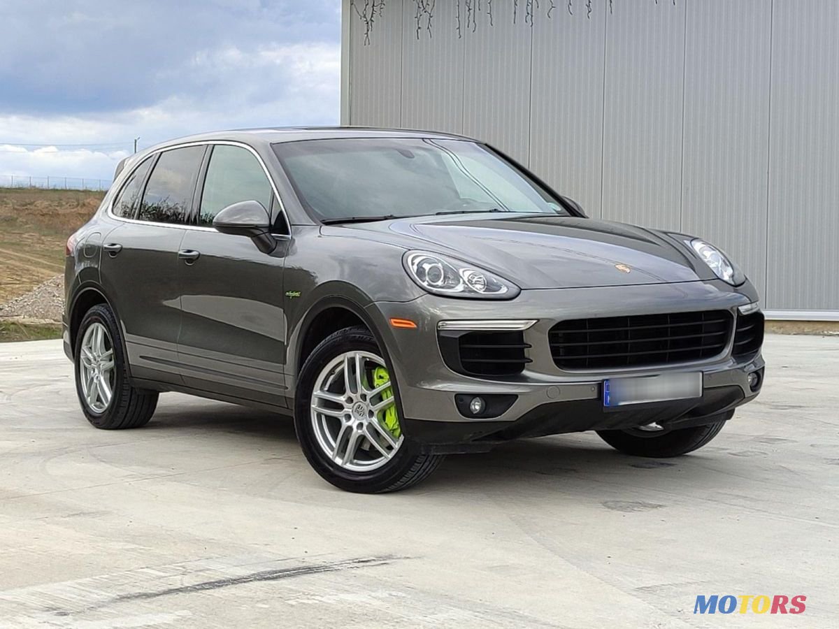 2015' Porsche Cayenne photo #2