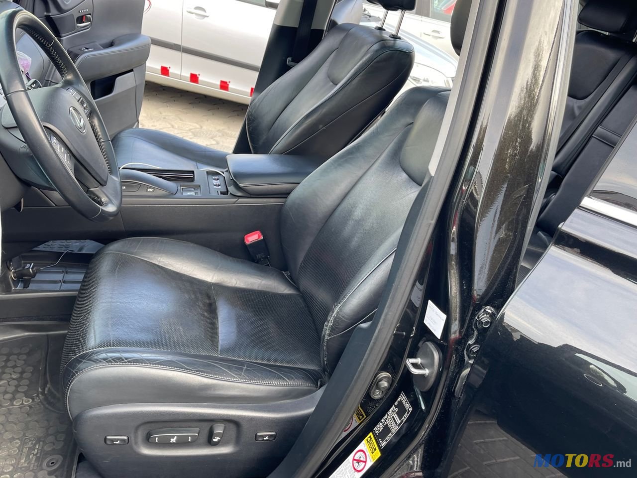 2011' Lexus Rx Series photo #5