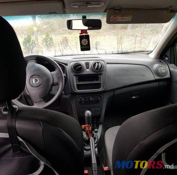 2015' Dacia Logan photo #2