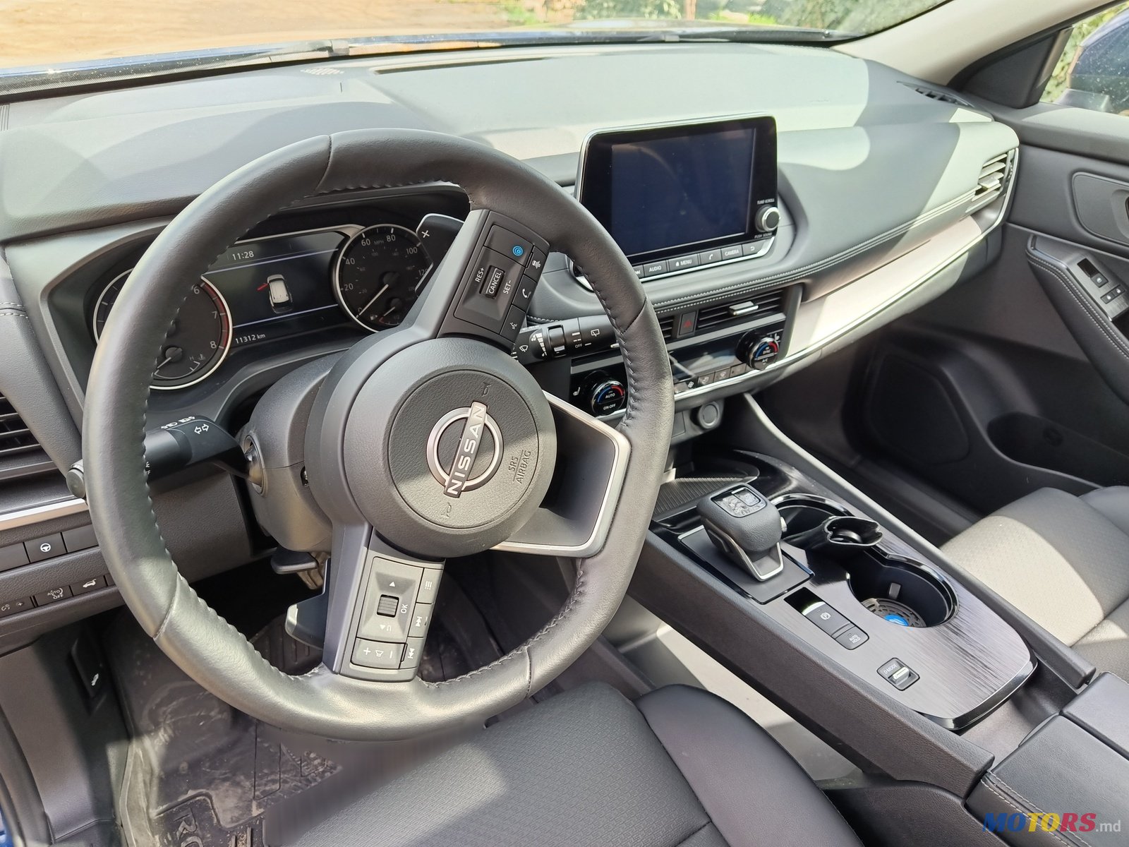 2023' Nissan photo #6